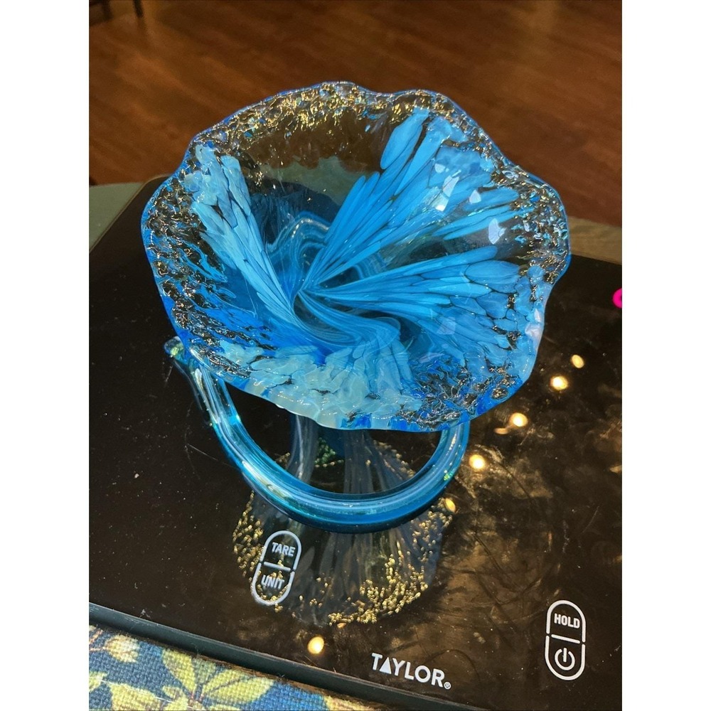 VTG Italian Blue/White Hand Blown Glass Cornucopia Vase Gold Adventurine